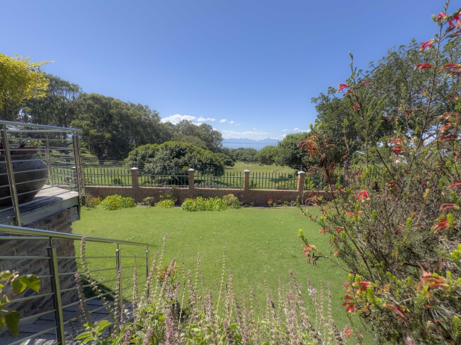 3 Bedroom Property for Sale in Mossel Bay Central Western Cape